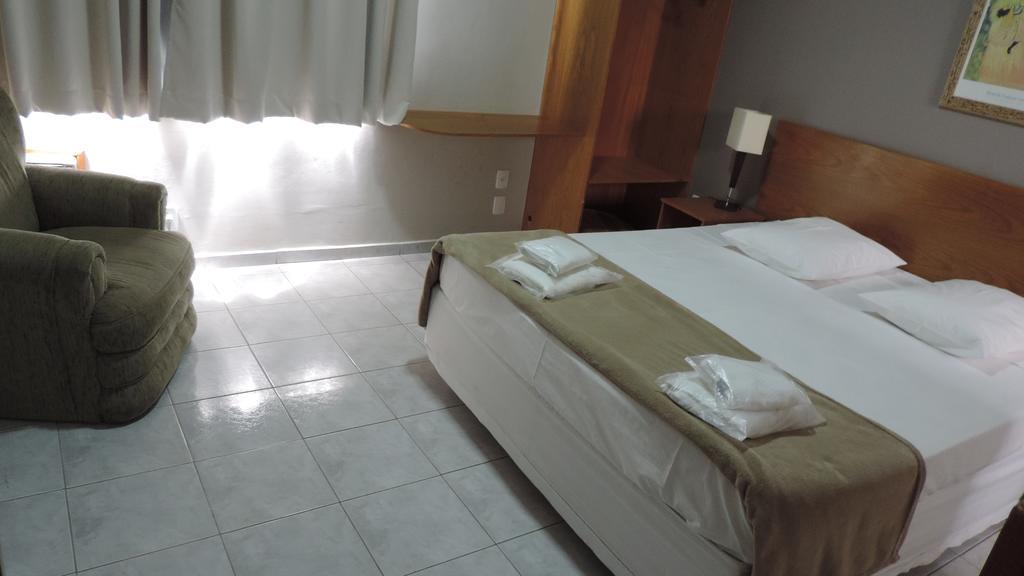 Presidente Hotel Passos Luaran gambar