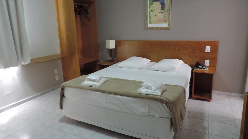 Presidente Hotel Passos Luaran gambar