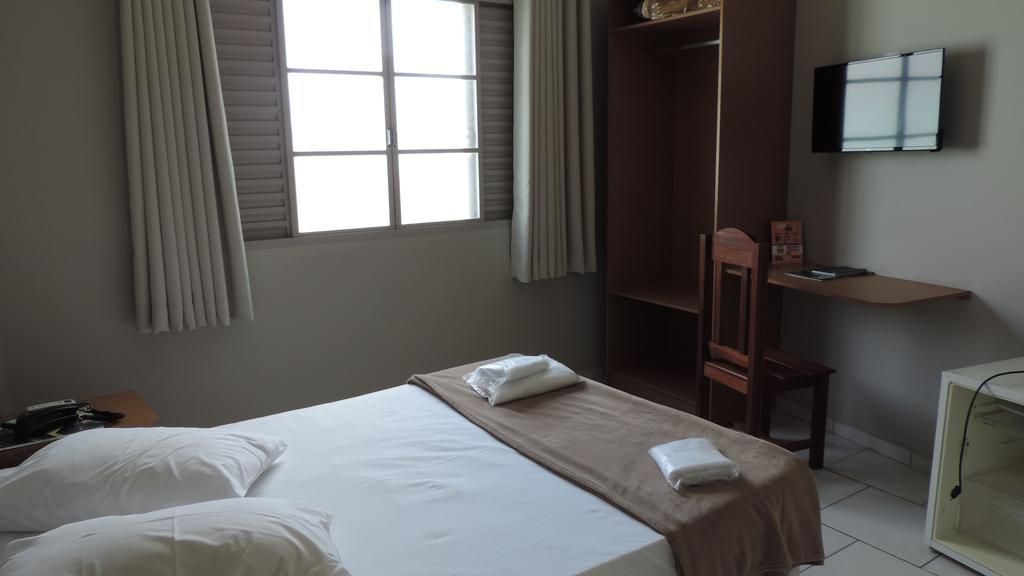 Presidente Hotel Passos Luaran gambar